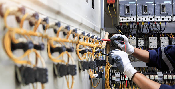 Professional Electrician technician working in Jacksonville, TX